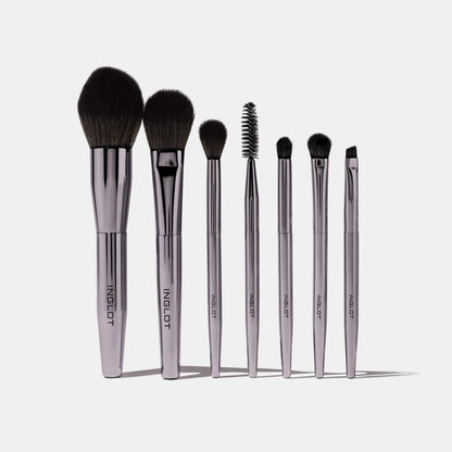 Set di pennelli trucco con custodia nera - INGLOT